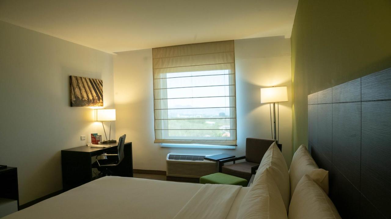 Holiday Inn Express Managua By Ihg Exterior foto