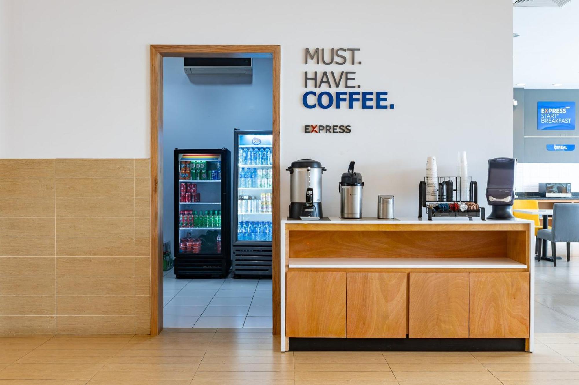 Holiday Inn Express Managua By Ihg Exterior foto